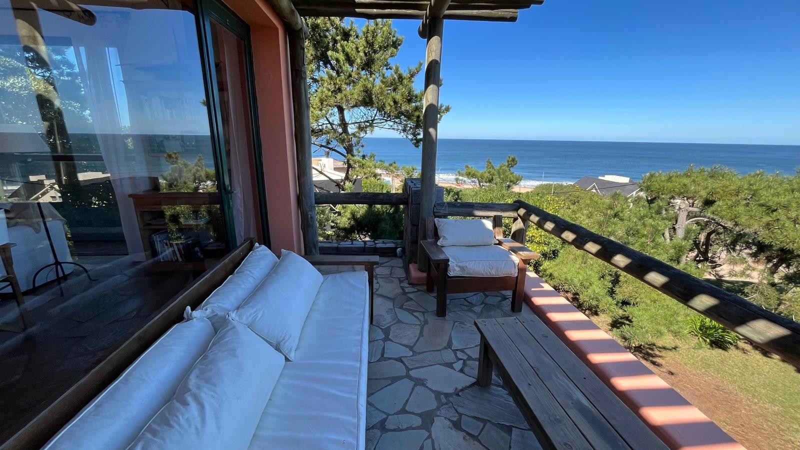 Increible casa en venta y alquiler en El Chorro a pasos del mar
